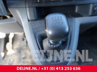 Peugeot Expert Expert (VA/VB/VE/VF/VY), Van, 2016 2.0 Blue HDi 120 16V picture 30