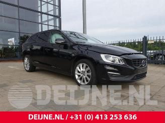 Autoverwertung Volvo V-60 V60 I (FW/GW), Combi, 2010 / 2018 2.0 D3 16V 2016/11