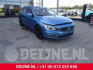 Sloopauto Volvo V-60 V60 I (FW/GW), Combi, 2010 / 2018 2.4 D6 20V Plug-in Hybrid AWD 2013/7