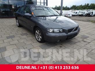 Vrakbiler auto Volvo S-60 S60 I (RS/HV), Sedan, 2000 / 2010 2.4 20V 140 2003/2