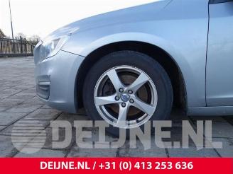 Volvo V-60 V60 I (FW/GW), Combi, 2010 / 2018 2.0 D3 20V picture 11