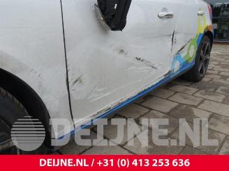 Volvo V-40 V40 (MV), Hatchback 5-drs, 2012 / 2019 2.0 D4 16V picture 11