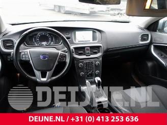Volvo V-40 V40 (MV), Hatchback 5-drs, 2012 / 2019 2.0 D4 16V picture 32