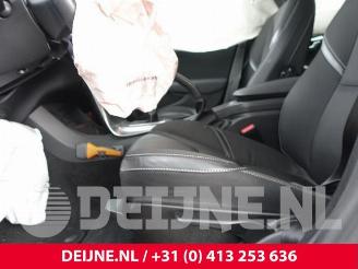 Volvo V-40 V40 (MV), Hatchback 5-drs, 2012 / 2019 2.0 T2 16V picture 18