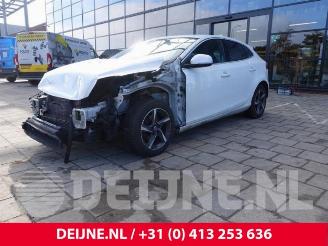 Volvo V-40 V40 (MV), Hatchback 5-drs, 2012 / 2019 2.0 D2 16V picture 3