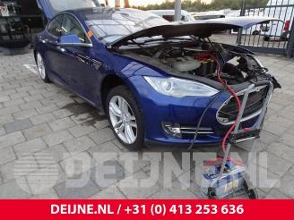 Purkuautot passenger cars Tesla Model S Model S, Liftback, 2012 85 2015/11