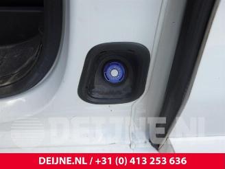 Peugeot Expert Expert (V1/VA/VB/VE/VF/VT/VY), Van, 2016 2.0 Blue HDi 180 16V picture 34