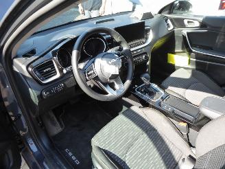 Kia Ceed Sportwagon Hybrid picture 8