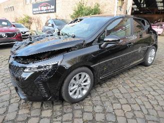 skadebil auto Renault Clio Evolution 2025/5