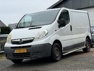 skadebil auto Opel Vivaro 2.0 CDTI 3-PERS Airco 2011/9