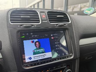 Volkswagen Golf 1.6 TDI Highline BlueMotion AUTOMAAT picture 9