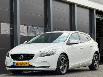 ojeté vozy osobní automobily Volvo V-40 2.0 D2 Navi Clima PDC 2015/11