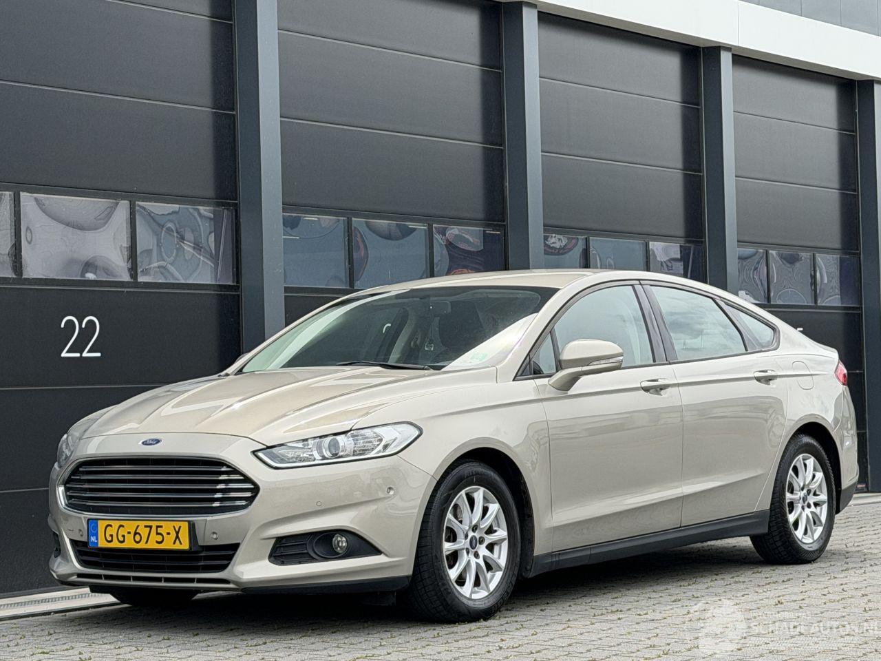 Ford Mondeo 1.6 TDCi Navi Clima PDC Memory