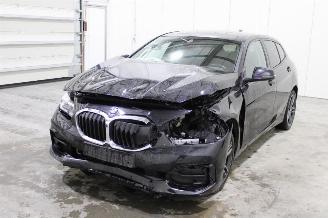 disassembly passenger cars BMW 1-serie 116 2022/10