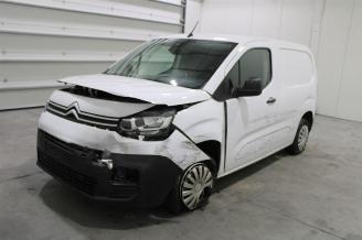 Vaurioauto  passenger cars Citroën Berlingo  2023/4