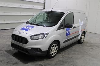damaged passenger cars Ford Transit Connect  2023/2