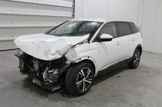 Vaurioauto  passenger cars Peugeot 5008  2017/7
