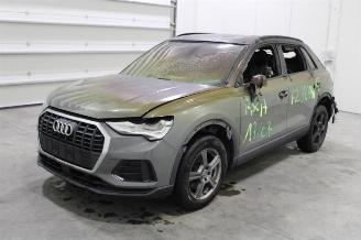 Vrakbiler auto Audi Q3  2020/1