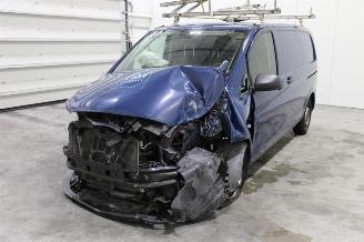 Vrakbiler auto Mercedes Vito  2022/1