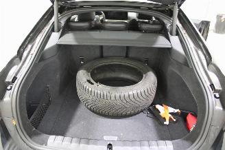 BMW i4  picture 16