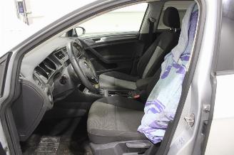 Volkswagen Golf  picture 10