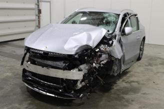 damaged passenger cars Mercedes GLA 200 2024/5