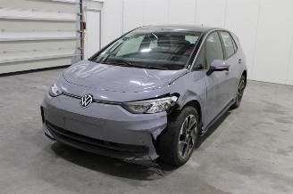 damaged passenger cars Volkswagen ID.3  2023/1