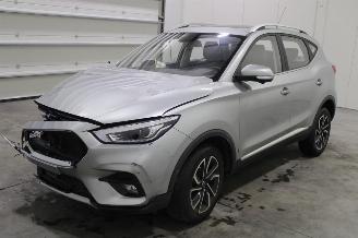 damaged passenger cars MG ZS  2024/3