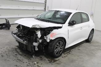 skadebil auto Peugeot 208  2023/4