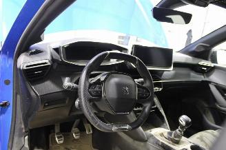 Peugeot 208  picture 8