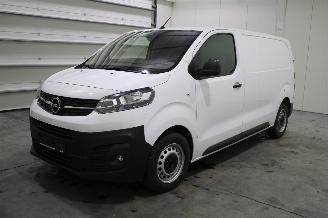 damaged passenger cars Opel Vivaro  2023/2
