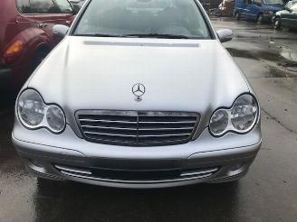 Coche accidentado Mercedes C-klasse cw203 - 2200cc - diesel - 6vit 2005/1