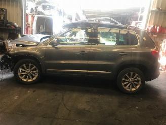 skadebil bedrijf Volkswagen Tiguan DIESEL- 2000CC - 6VIT - 81KW 2012/1
