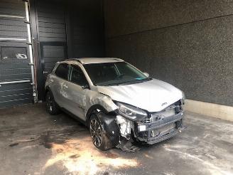 Coche siniestrado Kia Stonic (YB) SUV 2017 1.4 MPI 16V SUV  Benzine 1.368cc 73kW (99pk) FWD 2019/8