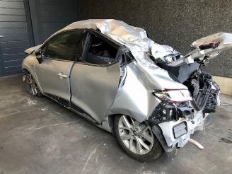 Démontage voiture Renault Clio 898CC - BENZINE - 56KW - EURO6C 2019/5