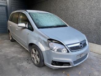 Vrakbiler auto Opel Zafira  2006/8
