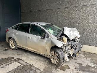 Ford Focus III Sedan 2011 1.6 TDCi 95 Sedan 4Dr Diesel 1.560cc 70kW FWD 2010-07 picture 1
