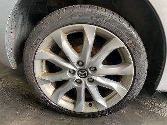 Mazda 3 (BM/BN) Hatchback 2013 / 2019 2.2 SkyActiv-D 150 16V Hatchback  Diesel 2.191cc 110kW (150pk) FWD 2013-09/2016-08 picture 9