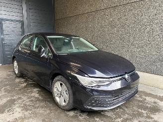 disassembly passenger cars Volkswagen Golf VIII (CD1) Hatchback 2019 1.0 TSI 12V Hatchback  Benzine 999cc 81kW 2021/3