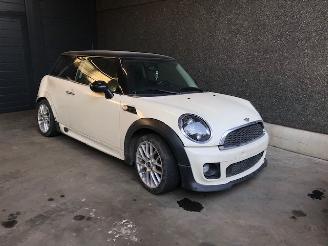 Mini Cooper (R56) Hatchback 2006 / 2013 1.6 Cooper D 16V Hatchback  Diesel 1.598cc 82kW (111pk) FWD picture 1