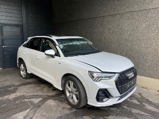 Audi Q3  picture 1