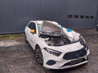 Vrakbiler auto Mercedes A-klasse A (177.0), Hatchback, 2018 / 2026 1.3 A-250 e Turbo 16V 2023/9