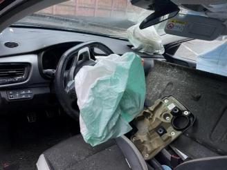 Kia Stonic Stonic (YB), SUV, 2017 1.0i T-GDi 12V picture 12