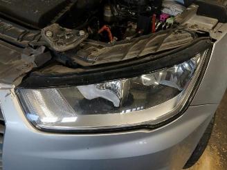 Audi A1 A1 Sportback (8XA/8XF), Hatchback 5-drs, 2011 / 2018 1.4 TDI Ultra 12V picture 4