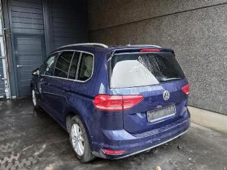 Vrakbiler auto Volkswagen Touran Touran (5T1), MPV, 2015 1.6 TDI SCR BlueMotion Technology 2016/10