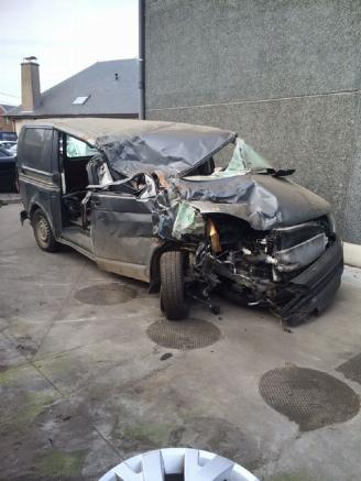 Coche siniestrado Volkswagen Transporter 2000 diesel 2013/1