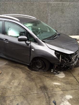 demontáž osobní automobily Toyota Verso 2000 diesel 2010/1