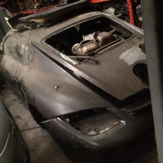 krockskadad bil auto Porsche Cayman  2010/1