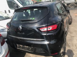 Coche siniestrado Renault Clio 1200cc - benzine 2017/10