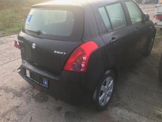 Vrakbiler auto Suzuki Swift benzine-1300cc-5vit 2017/1